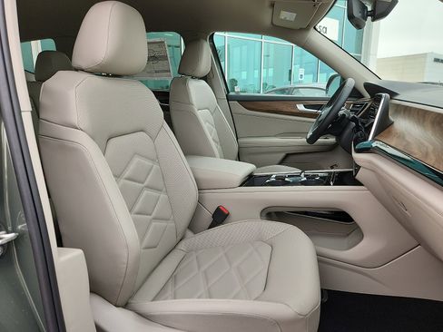 New 2026 Volkswagen Atlas SE image 15