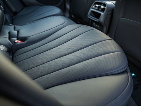 New 2026 Mercedes-Benz E 350 4MATIC Sedan image 32