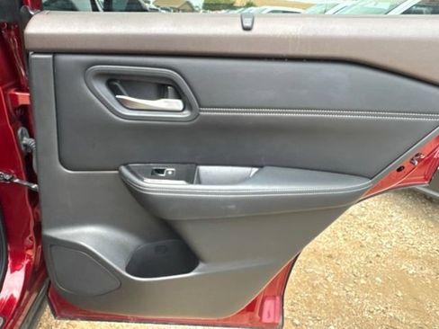 Used 2023 Nissan Rogue SL w/ SL Premium Package FWD image 12