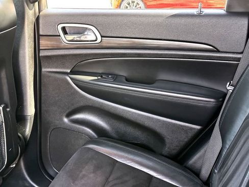 Used 2021 Jeep Grand Cherokee Laredo X image 20