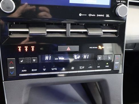 Used 2020 Toyota Avalon Limited image 20