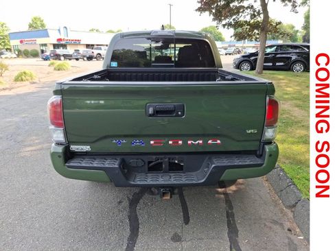 Used 2021 Toyota Tacoma TRD Sport w/ TRD Premium Sport Package AWD/4WD image 7