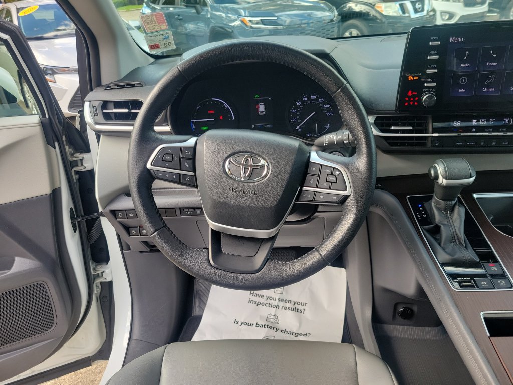Used 2021 Toyota Sienna XLE FWD image 23