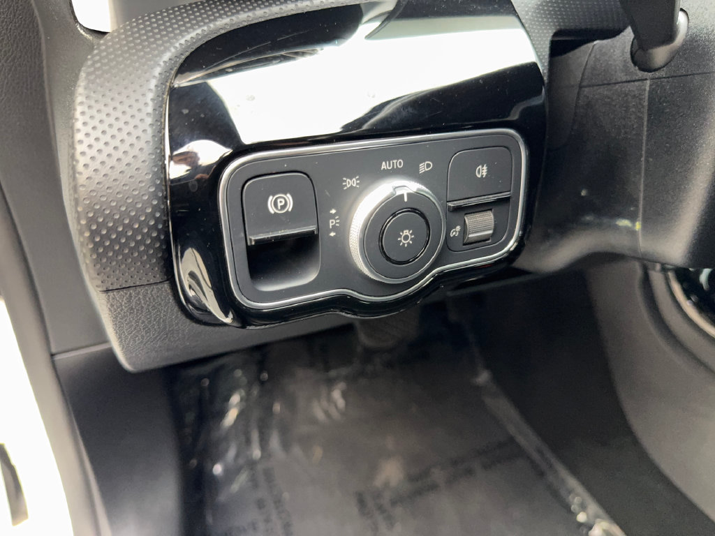 Used 2023 Mercedes-Benz CLA 250 image 53