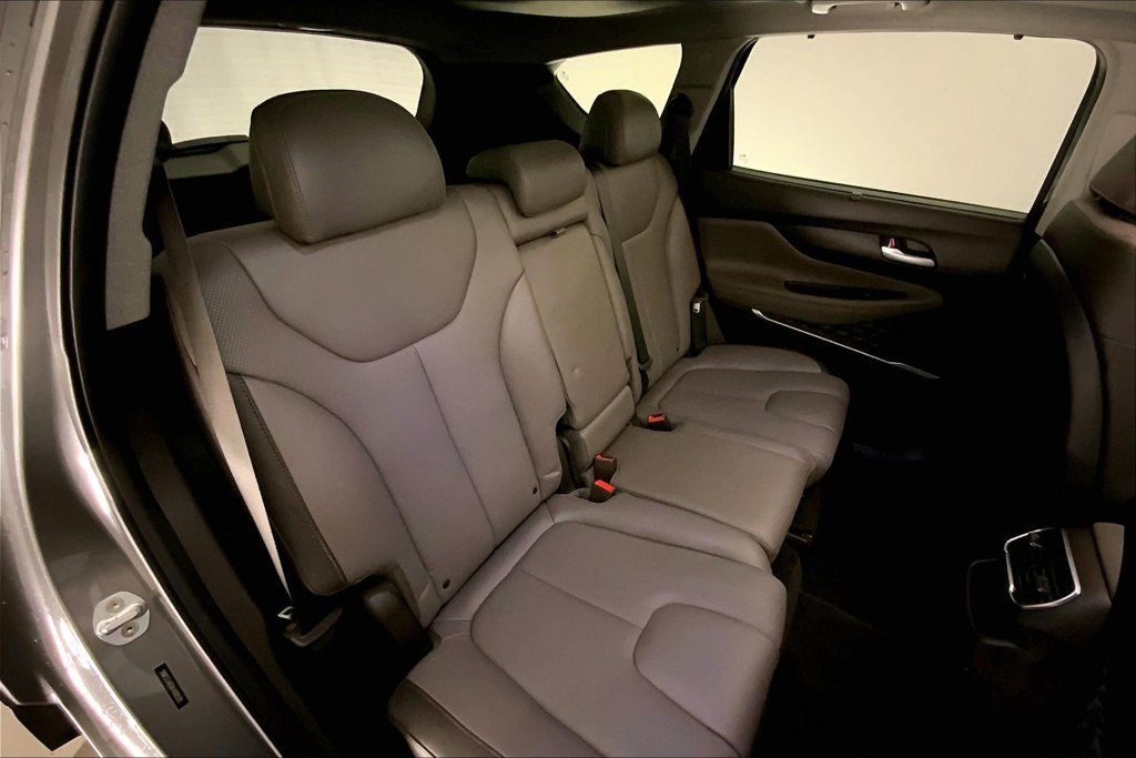 Used 2019 Hyundai Santa Fe Limited FWD image 15
