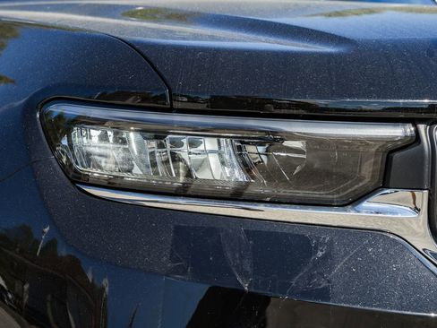 New 2025 Jeep Grand Cherokee Laredo X w/ Luxury Tech Group I image 13