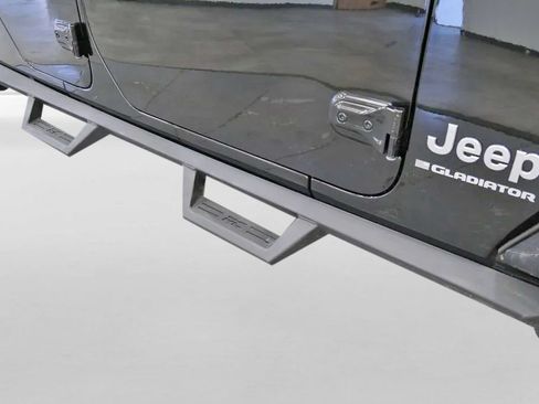 Used 2023 Jeep Gladiator Overland AWD/4WD image 34
