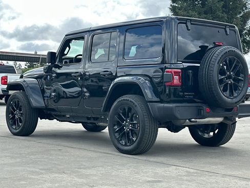 Used 2025 Jeep Wrangler Sahara w/ Safety Group image 7