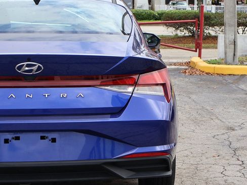 Used 2023 Hyundai Elantra SEL image 15