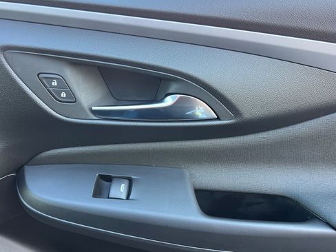 Used 2025 Buick Envista Preferred w/ Convenience I Package image 22