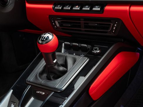 Used 2024 Porsche 911 GT3 RWD image 30