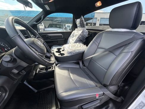 New 2024 RAM 3500 Tradesman w/ Chrome Appearance Group image 27