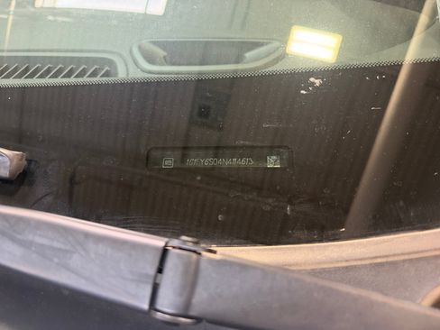 Used 2022 Chevrolet Bolt EUV LT w/ Comfort Package FWD image 25