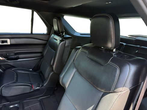 Used 2021 Ford Explorer ST w/ Equipment Group 401A AWD/4WD image 16