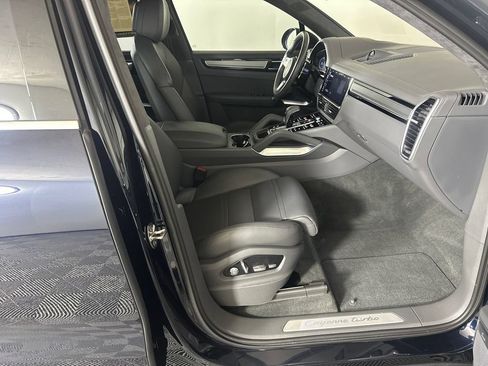 Used 2020 Porsche Cayenne Turbo AWD/4WD image 13
