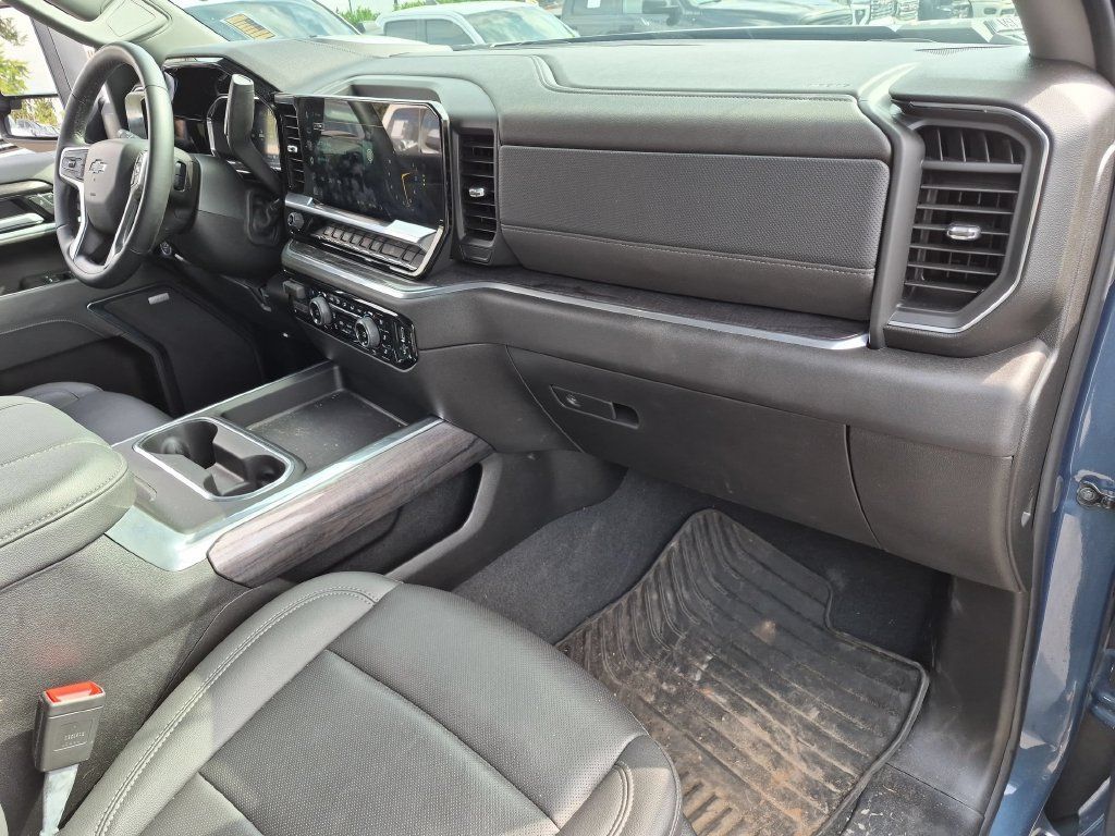 Used 2026 Chevrolet Silverado 3500 LTZ w/ Trail Boss Package AWD/4WD image 17