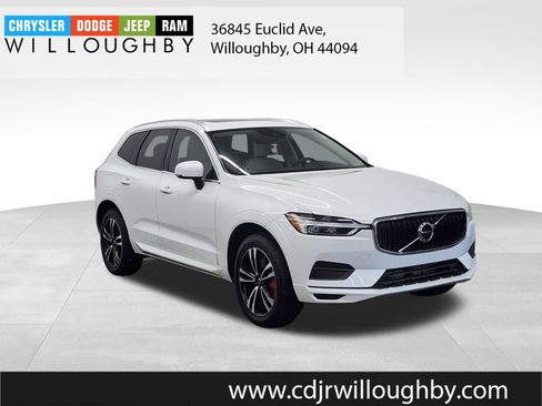 Used 2020 Volvo XC60 T6 Momentum AWD/4WD image 3