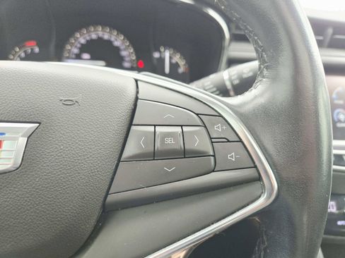Used 2018 Cadillac XT5 Luxury w/ Driver Awareness Package AWD/4WD image 23