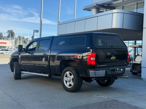 Used 2014 Chevrolet Silverado 2500 LTZ w/ LTZ Plus Package image 3