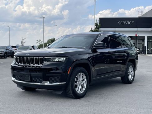 Used 2021 Jeep Grand Cherokee L Laredo w/ Luxury Tech Group I image 3