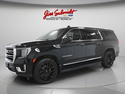 Used 2023 GMC Yukon XL SLT w/ SLT Premium Package AWD/4WD image 2