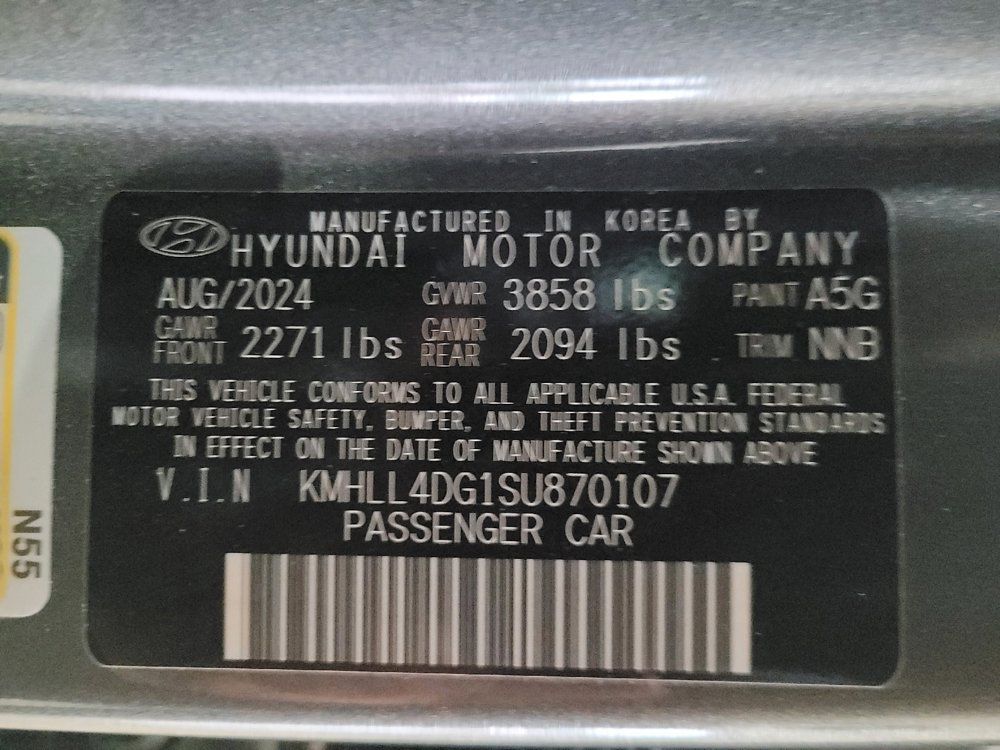 Used 2025 Hyundai Elantra SE FWD image 33