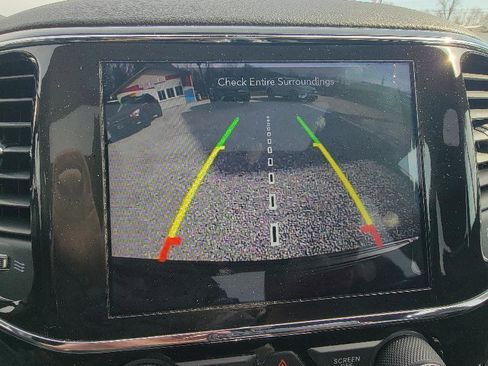 Used 2022 Jeep Grand Cherokee Laredo X image 13