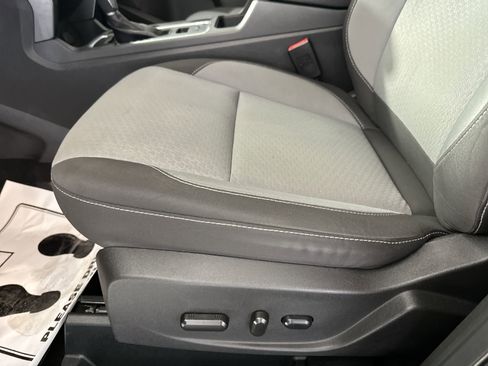 Used 2018 Ford Escape SE image 16