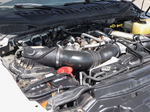 Used 2018 Ford F550 2WD Crew Cab Super Duty image 12