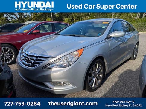 Used 2013 Hyundai Sonata SE FWD image 1