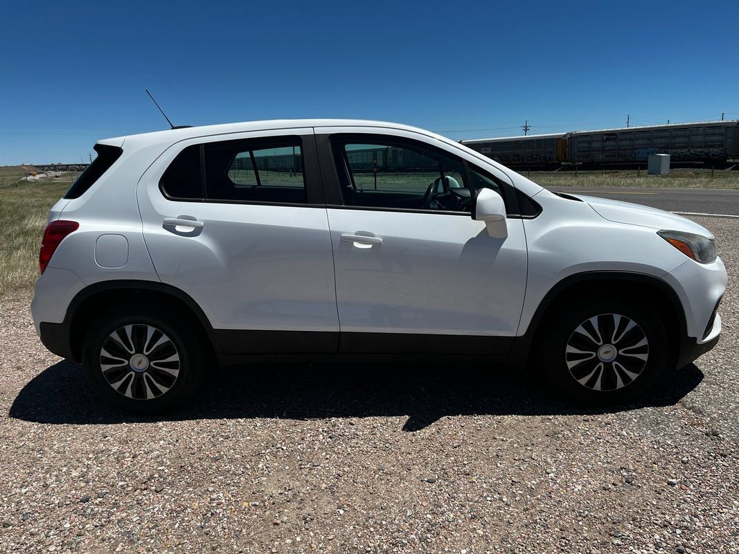 Used 2017 Chevrolet Trax LS FWD image 6