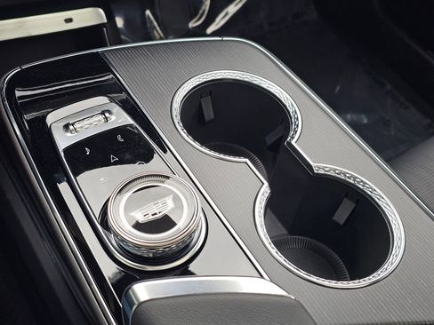 New 2026 Cadillac Lyriq Sport AWD/4WD image 32