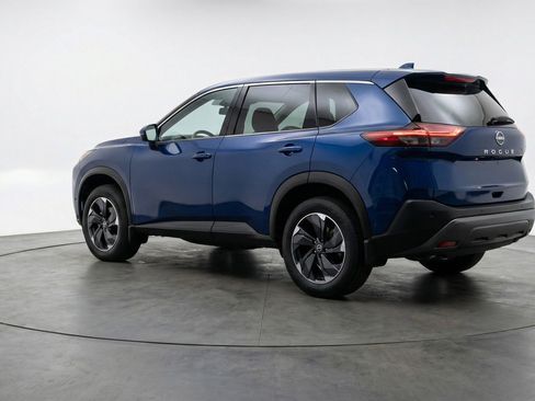 Used 2025 Nissan Rogue SV image 6