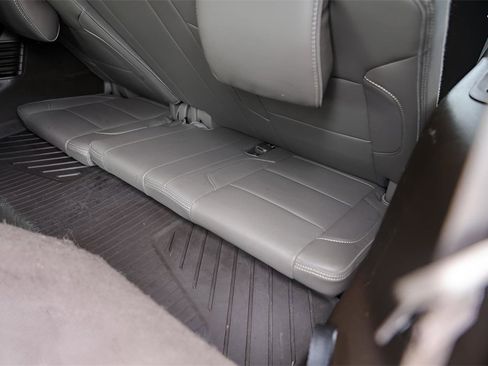 Used 2018 GMC Yukon Denali w/ Denali Ultimate Package image 23