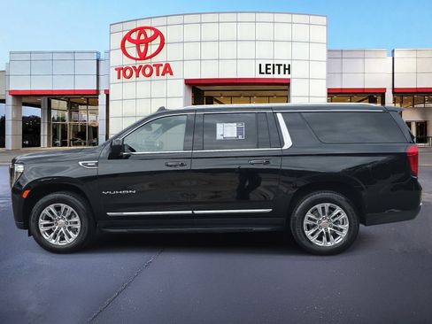 Used 2023 GMC Yukon XL SLT image 8