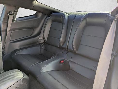 Used 2022 Ford Mustang GT Premium image 17