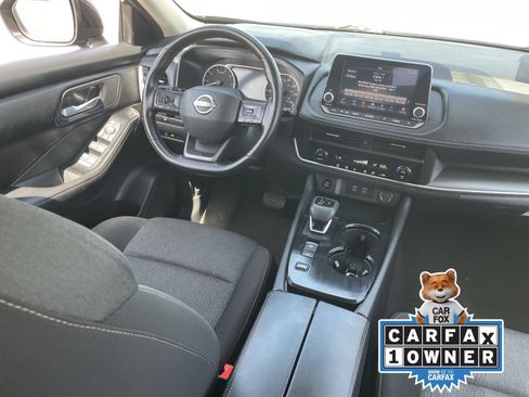 Used 2025 Nissan Rogue SV FWD image 15