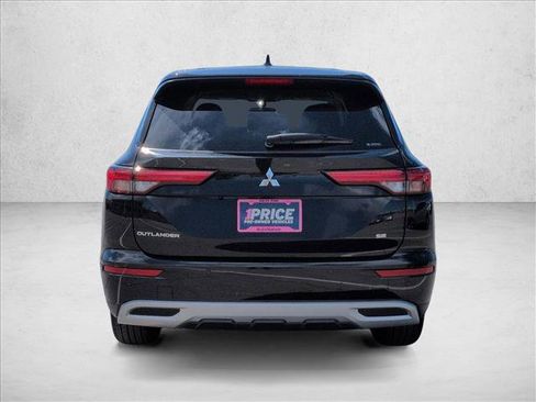 Used 2024 Mitsubishi Outlander SE image 7