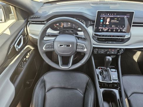 Used 2025 Jeep Compass Limited AWD/4WD image 32