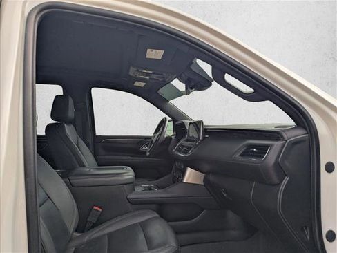 Used 2023 Chevrolet Tahoe Z71 w/ Luxury Package AWD/4WD image 15
