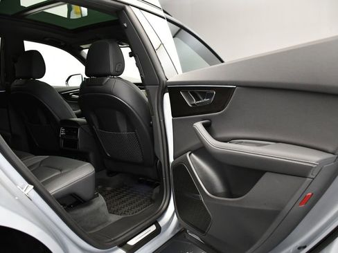 Used 2025 Audi Q8 Premium Plus image 51