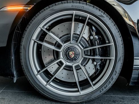 Certified 2022 Porsche 911 50th Anniversary Edition image 11