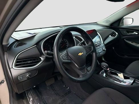 Used 2023 Chevrolet Malibu RS FWD image 9