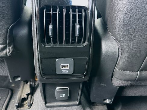 Used 2022 Jeep Compass Latitude FWD image 16