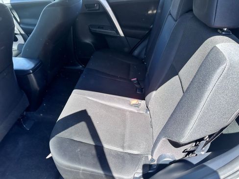 Used 2015 Toyota RAV4 LE AWD/4WD image 6