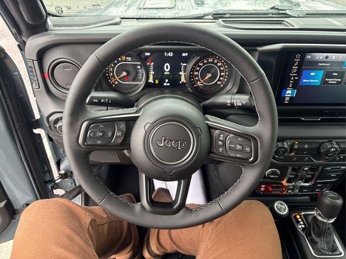 New 2026 Jeep Gladiator Rubicon AWD/4WD image 13