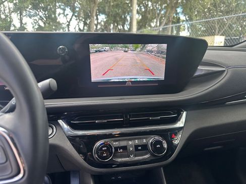 Used 2025 Buick Envista Sport Touring image 17