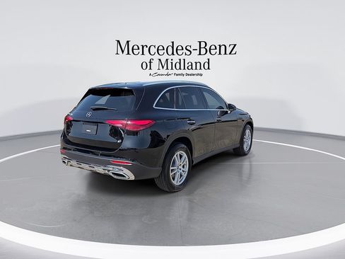 Certified 2025 Mercedes-Benz GLC 300 image 8