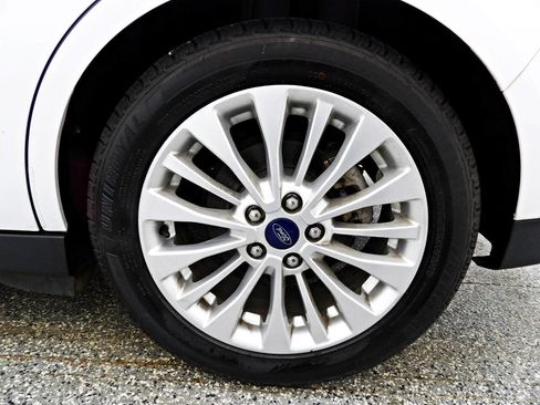 Used 2017 Ford C-MAX SE image 19