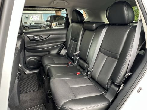 Used 2020 Nissan Rogue SL AWD/4WD image 16